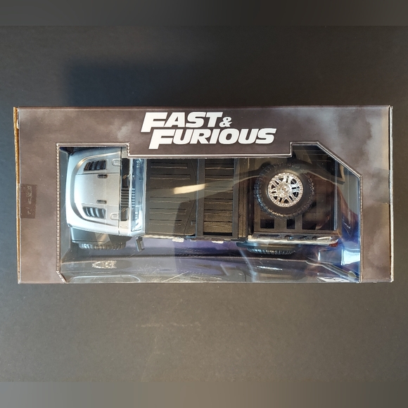 2020 Jeep Gladiator - Picture 3 of 7